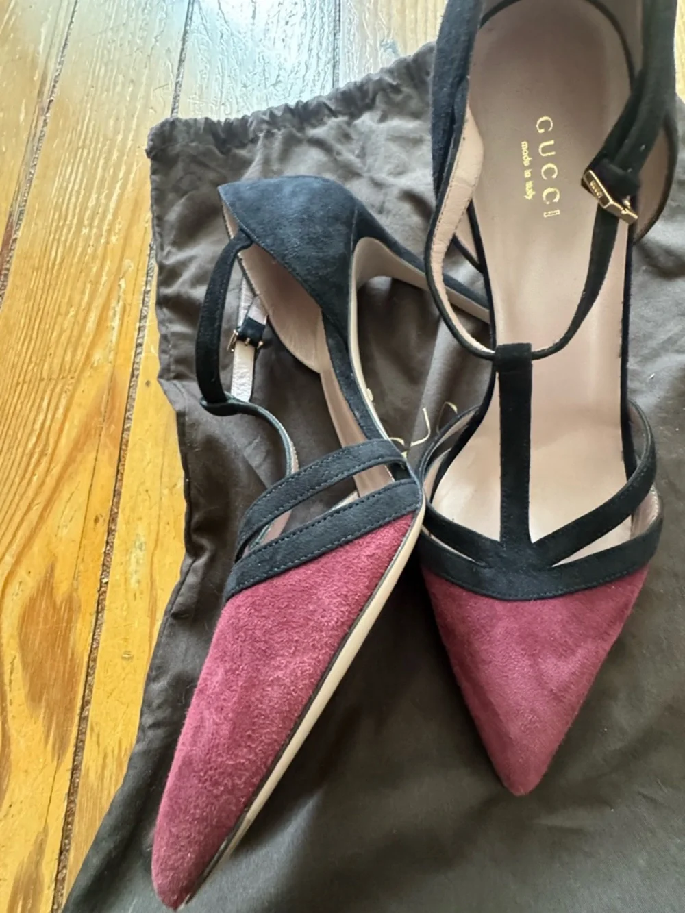 Gucci Burgundy and Black Suede Pointed T-Strap Pumps - Picture 7 of 12